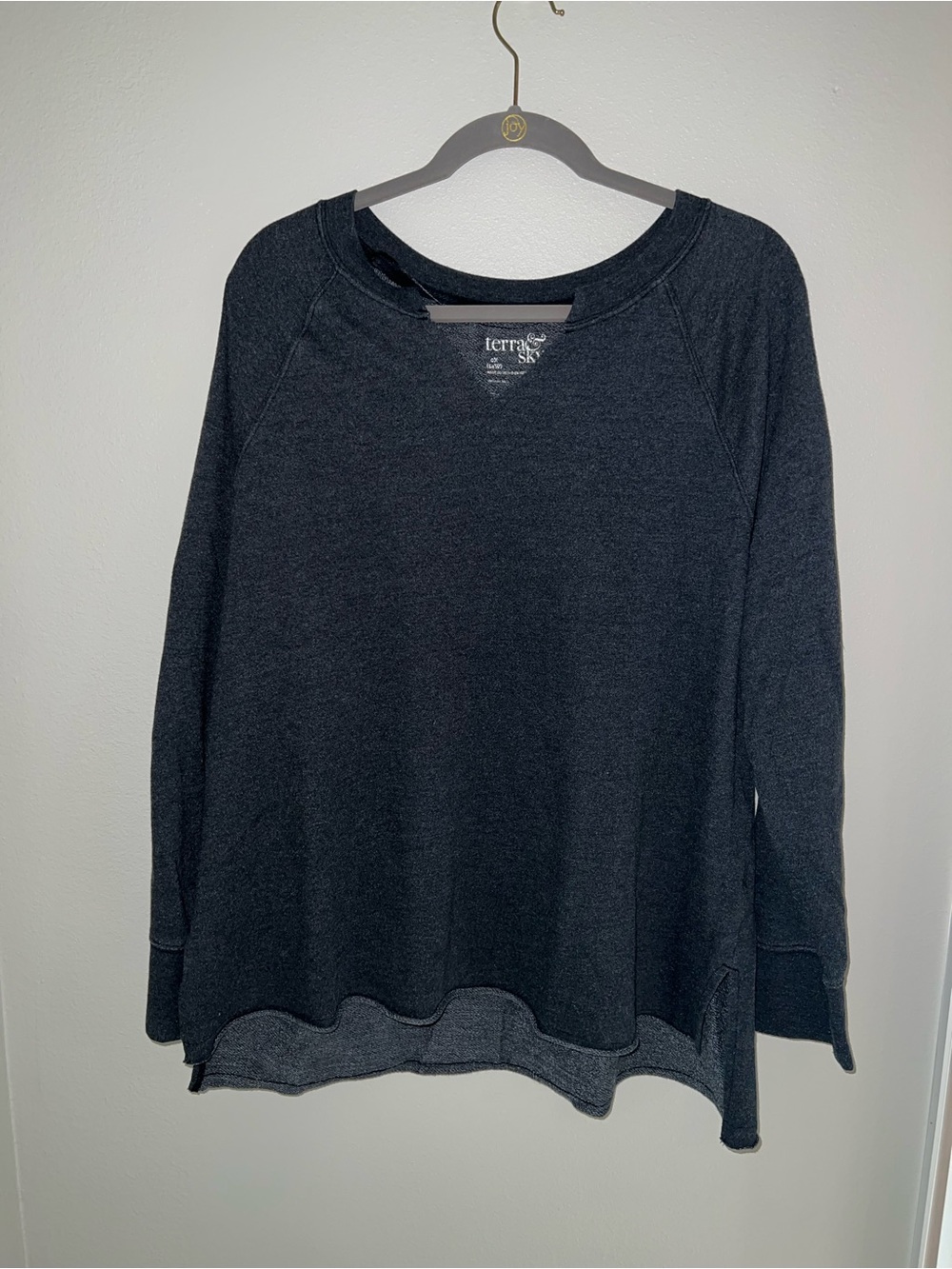 Terra & Sky Women's Dark Charcoal Boatneck Sweatshirt